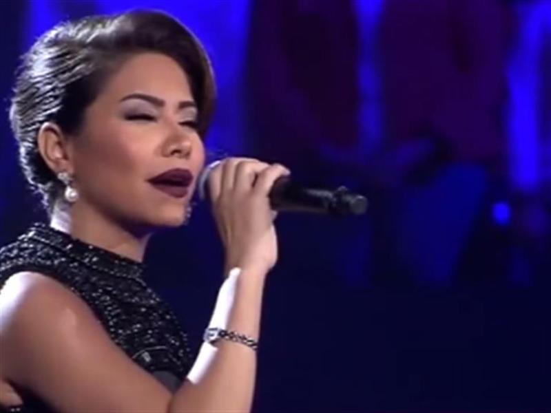 فيديو شيرين عبد الوهاب في بروفة بلادي بلادي فهل غنتها أفضل من العرض المباشر؟